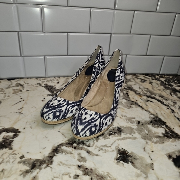 Giani Bernini Ozara Blue Canvas Round Toe Wedges Size 8.5 M - Picture 4 of 6